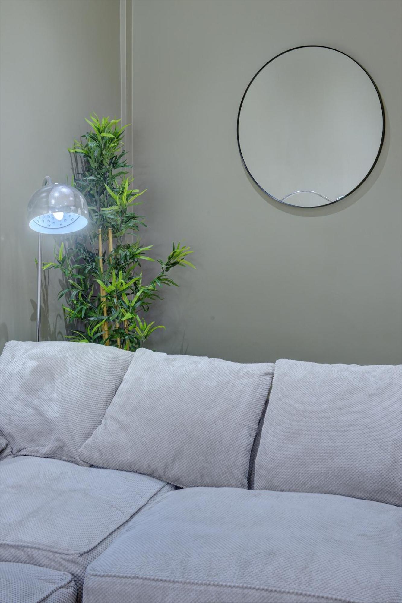 4 Bedrooms Homely House With Garden- Sleeps 9 Comfortably With 6 Comfortable Beds, Free Street Parking, Business Travellers, Contractors, & Holiday-Goers, Coventry, Near All Major Transport Links In Coventry And Motorway Exterior foto